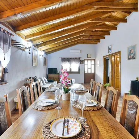 Serena With Pool Willa *