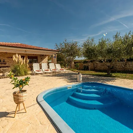 Serena With Pool Willa