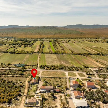 Вилла Serena With Pool *