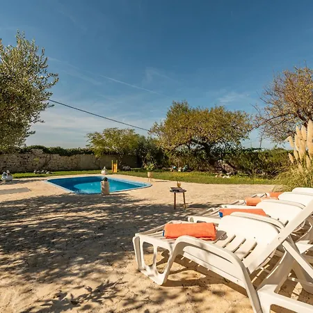 Вилла Serena With Pool *