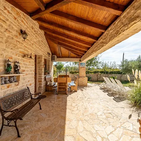 Вилла Serena With Pool Budak